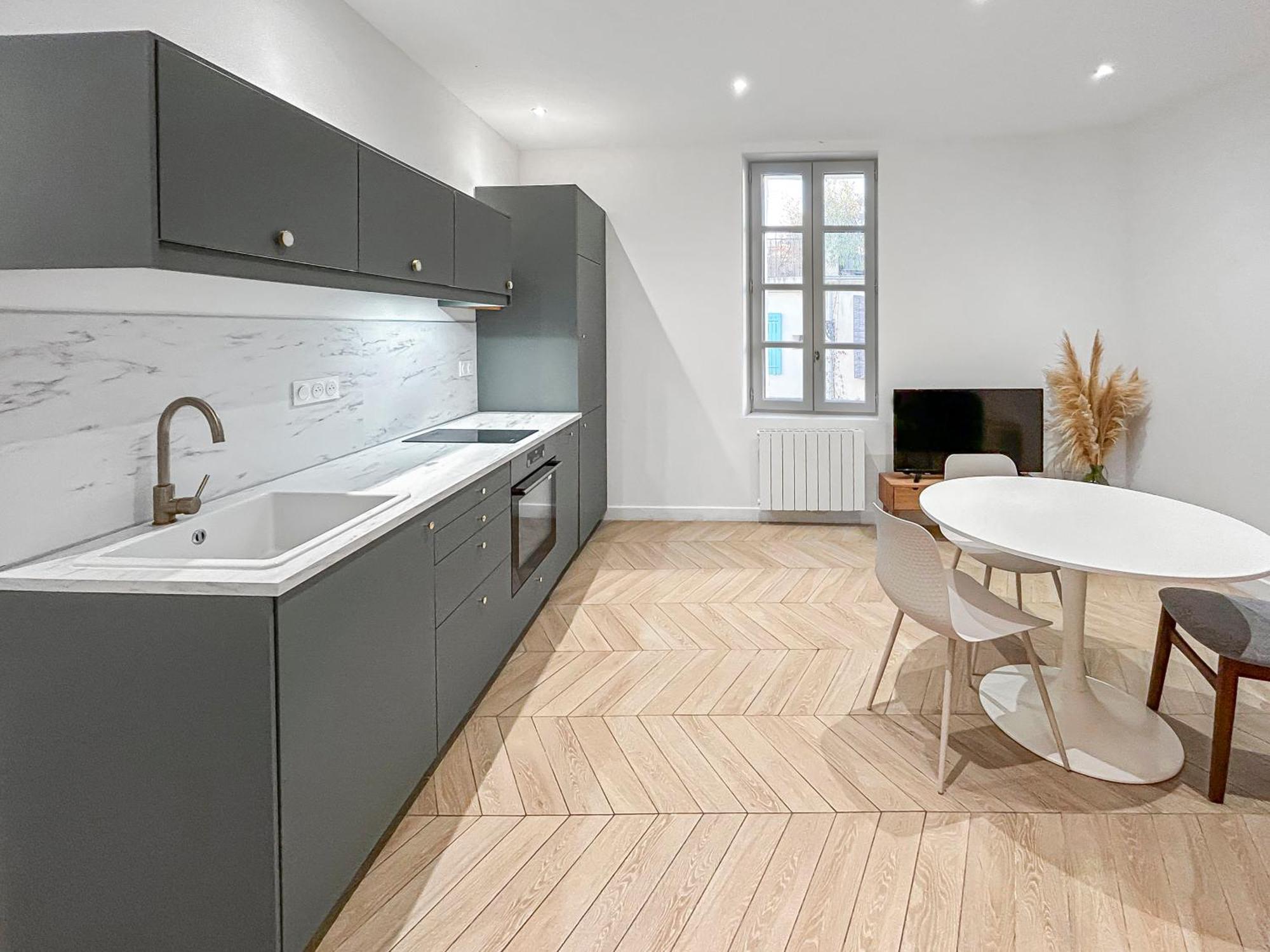 Hebergements Modernes & Cosy A Arles T3 Et T2 Elegants Exterior photo