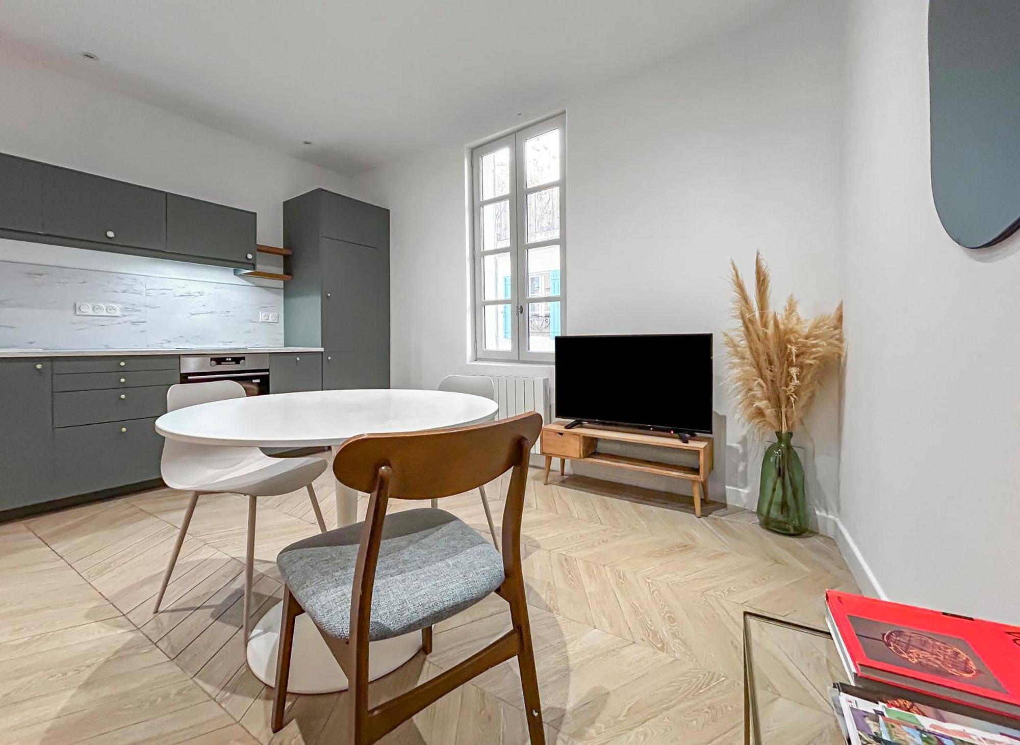 Hebergements Modernes & Cosy A Arles T3 Et T2 Elegants Exterior photo